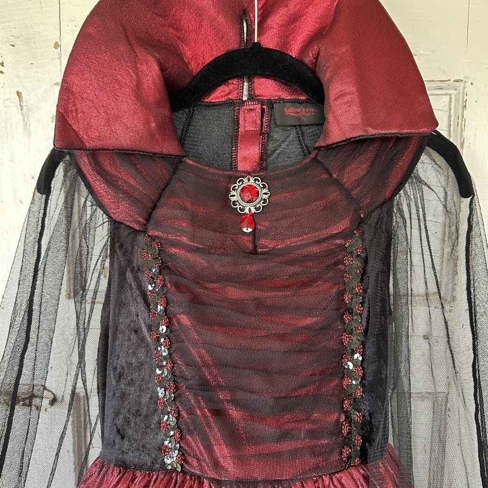 HALLOW’S EVE, GIRLS WITCH COSTUME.LONG DRESS WITH HOOP,IN RED/BLACK.SIZE S(7-8) - Picture 2 of 11